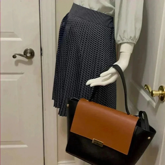 Authentic Antonella Ferrante Italian bag.can change the face with two color. - Picture 10 of 16